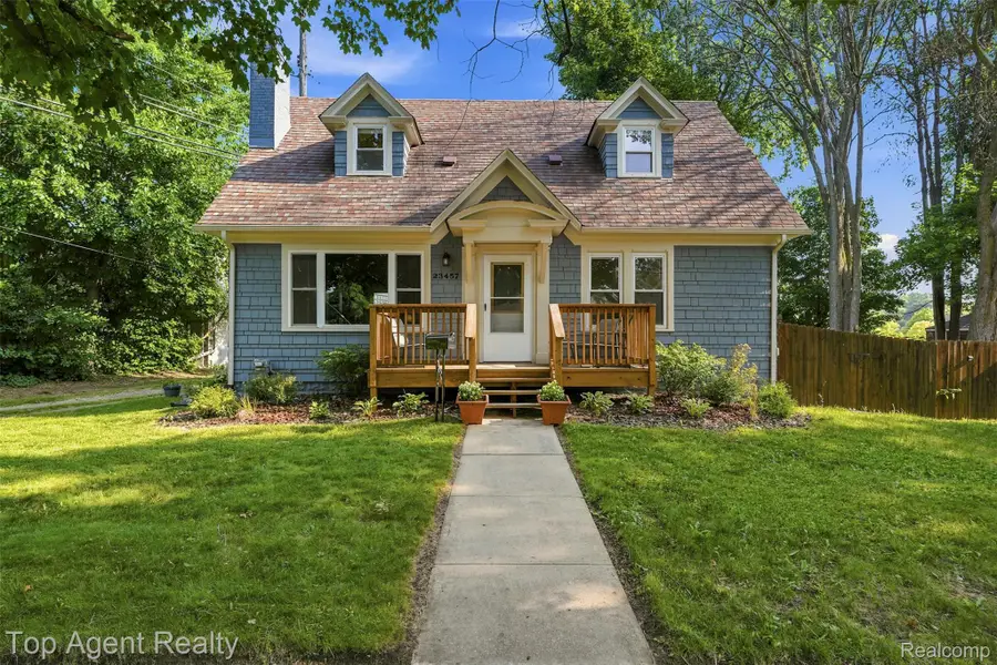 23457 Buckingham Street, Clinton, MI 48036 - #2