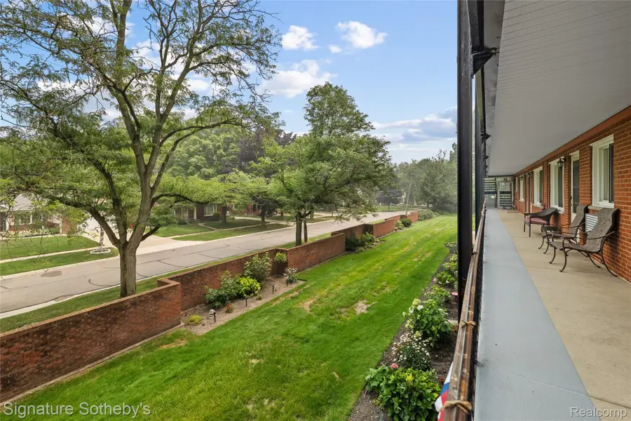 2820 Woodslee Drive #205, Royal Oak, MI 48073 - #2