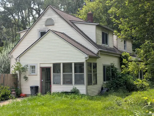 4054 W Rattalee Lake Road, Holly, MI 48442