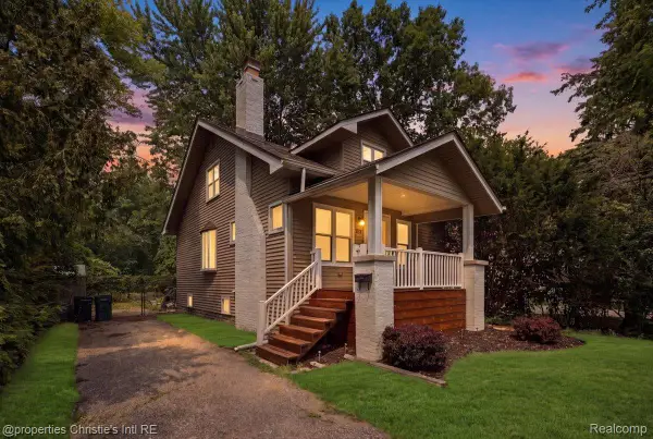 827 Gardenia Avenue, RoyalOak, MI 48067