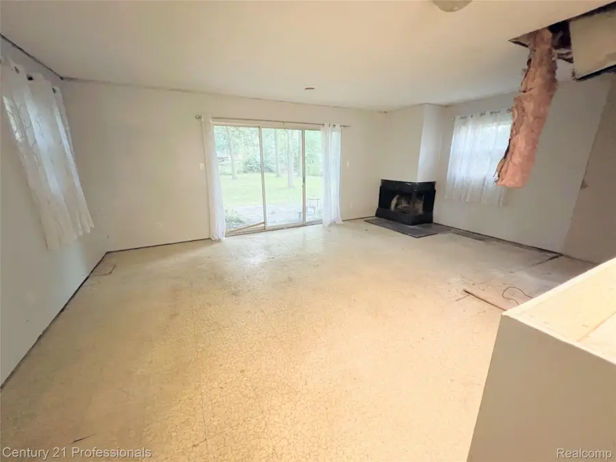 21900 Ulrich Street, Clinton Township, MI 48036 - #3
