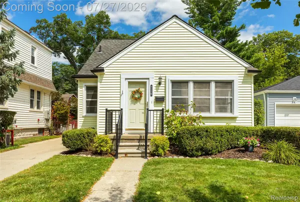 716 Maplegrove Avenue, RoyalOak, MI 48067