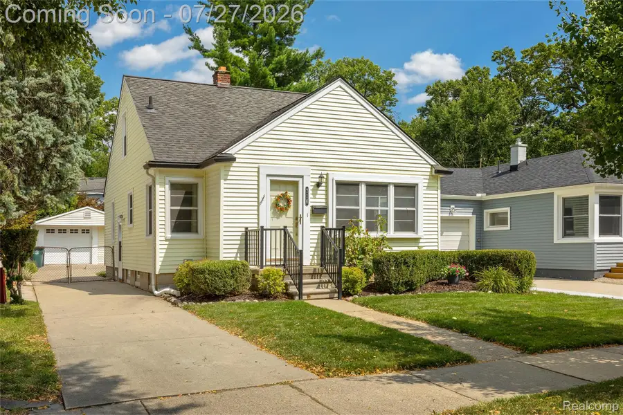 716 Maplegrove Avenue, Royal Oak, MI 48067 - #2