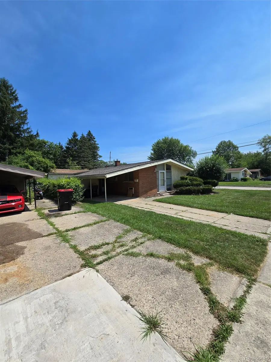 29708 Fairfax Street, Southfield, MI 48076 - #2