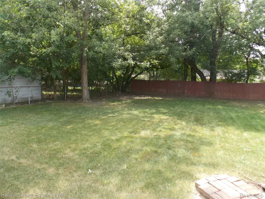 30111 Fairfax Street, Livonia, MI 48152 - #2