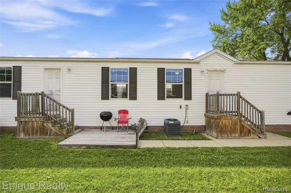 15346 Enchante, ClintonTownship, MI 48038