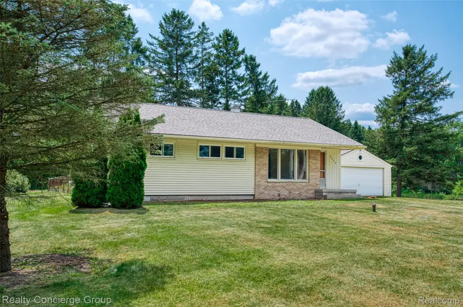 9648 Hyne Road, Brighton, MI 48114 - #2