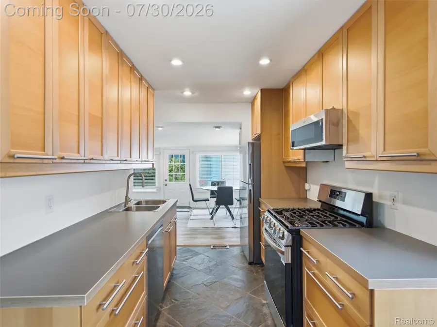 561 Stratford Road, Ferndale, MI 48220 - #2