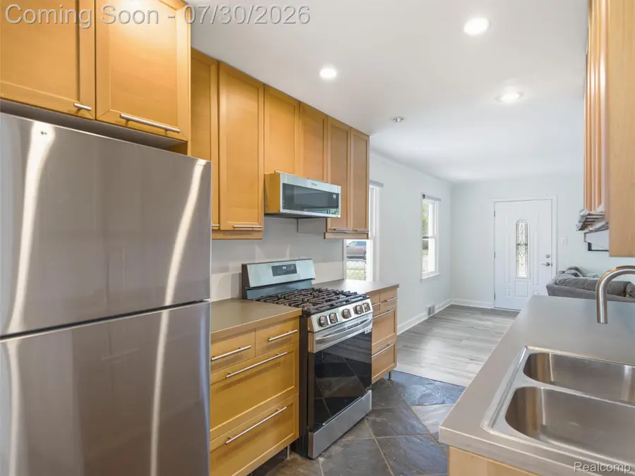 561 Stratford Road, Ferndale, MI 48220 - #3