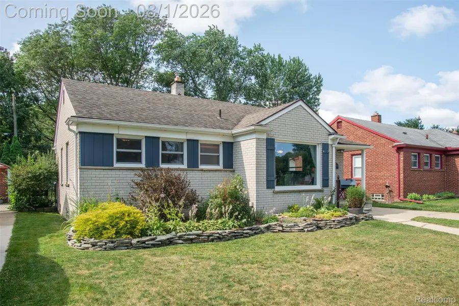 28491 N Clements Circle, Livonia, MI 48150 - #2
