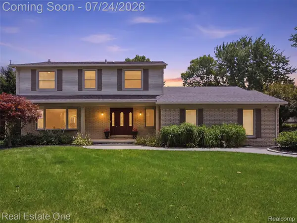 4166 Cherrywood Drive, Troy, MI 48098