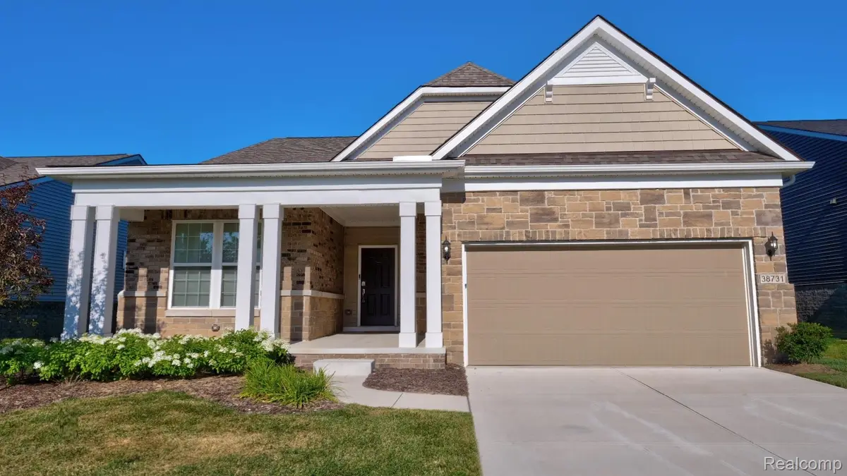 38731 Chasewood Court, Farmington, MI 48335 - #1