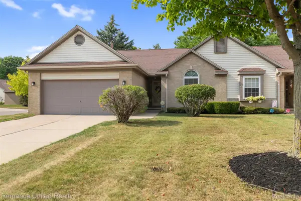 2241 Meadow Brook Court, CommerceTwp, MI 48390