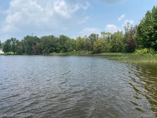 9840 Cambridge Court #4, Green Oak, MI 48178 - #3