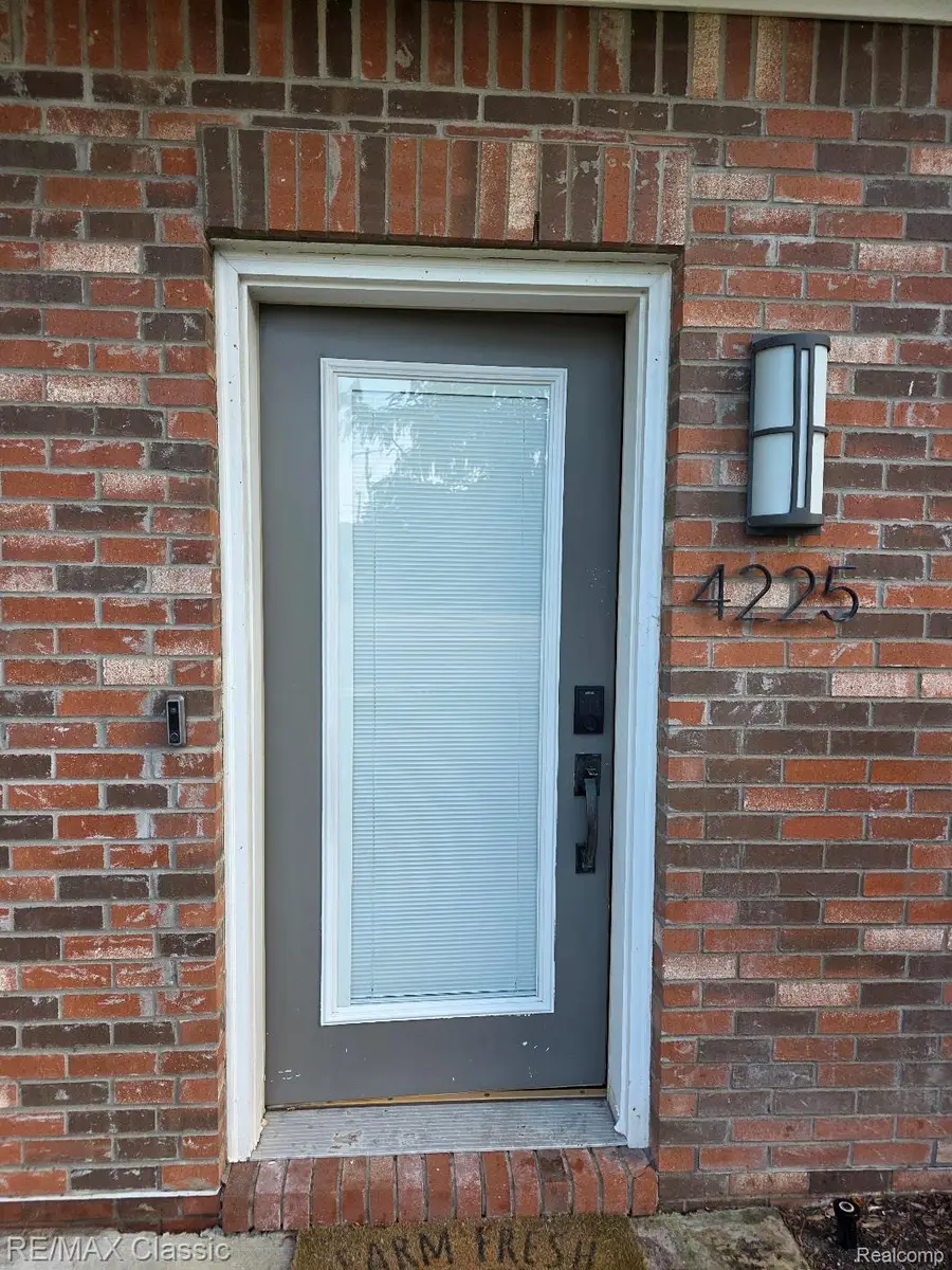 4225 W 14 Mile Road #Suite 100, Royal Oak, MI 48073 - #2
