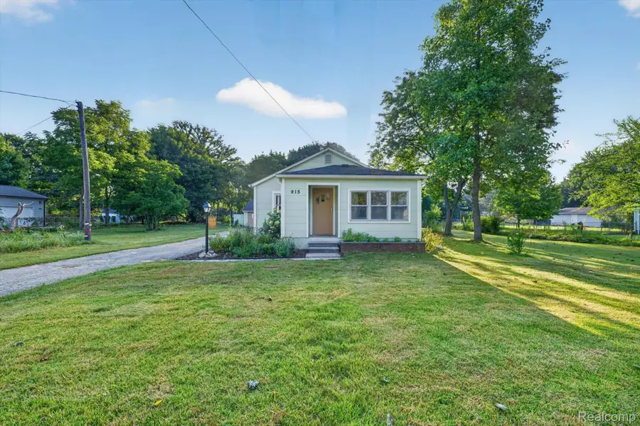 915 Olive Street, Oxford, MI 48371 - #3