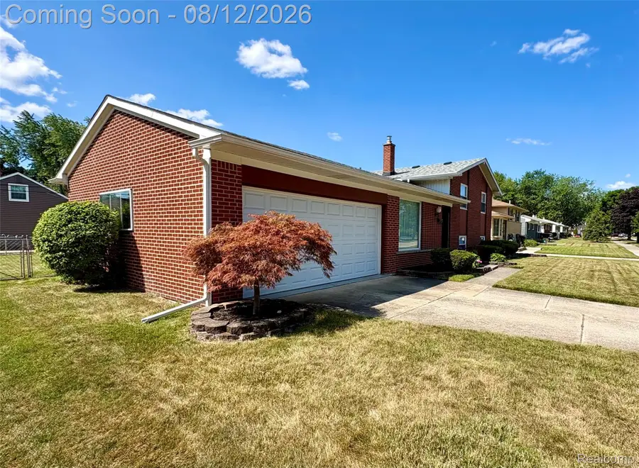 31923 Lafler Drive, Rockwood, MI 48173 - #3