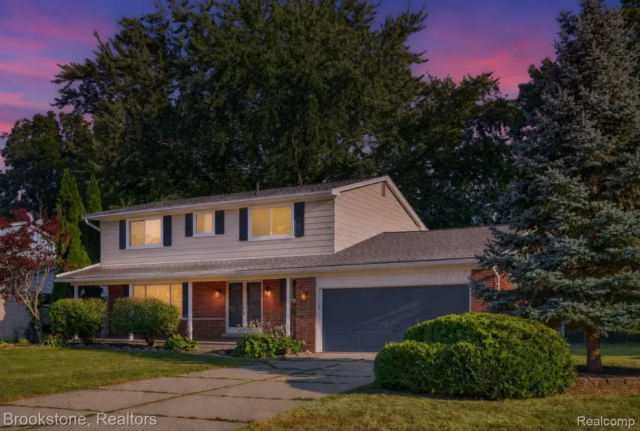 16072 Wrotham Court, Clinton, MI 48038 - #2