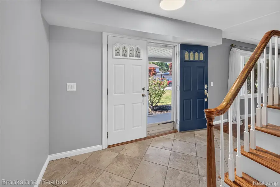16072 Wrotham Court, Clinton, MI 48038 - #3