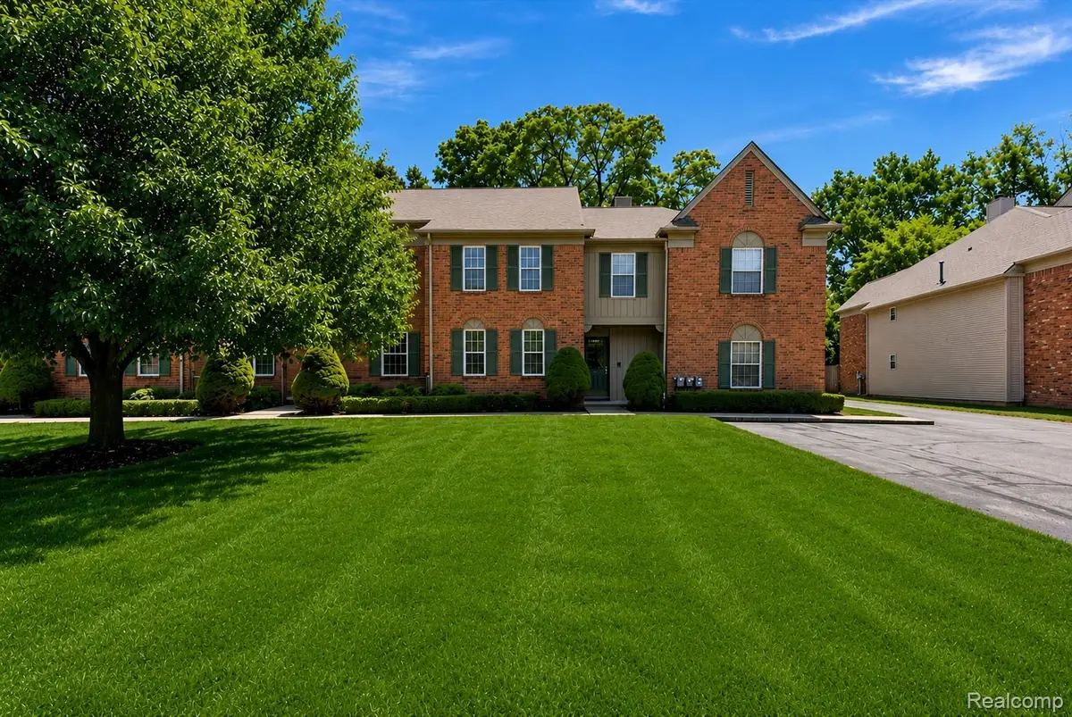 1655 Huntington Park, Unit #f, Rochester Hills, MI 48309 - #1