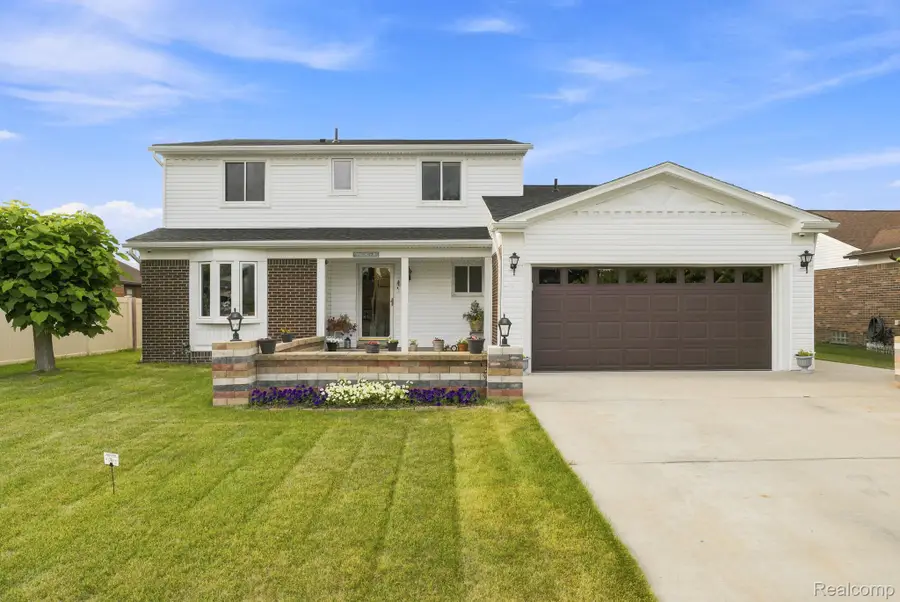 17900 Woodridge Drive, Riverview, MI 48193 - #2