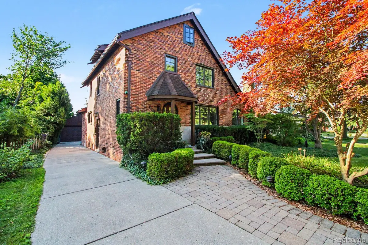 32410 Sheridan Drive, Beverly Hills, MI 48025 - #1