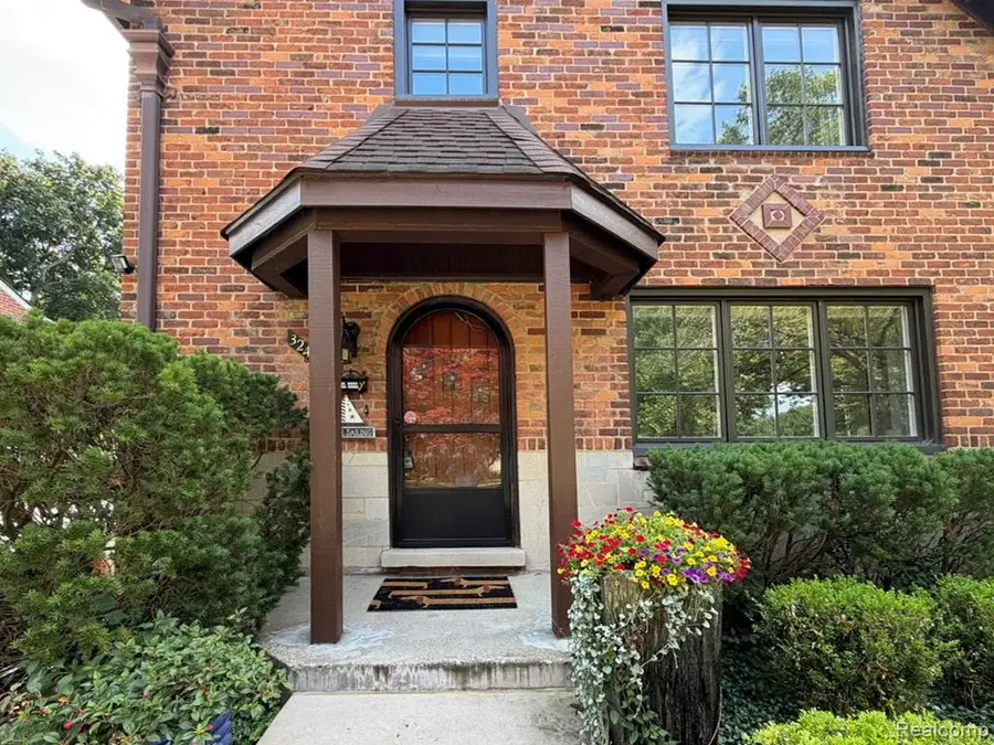 32410 Sheridan Drive, Beverly Hills, MI 48025 - #3