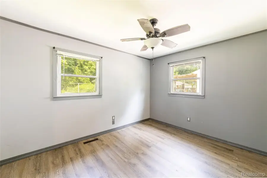 39320 Wabash Street, Romulus, MI 48174 - #3