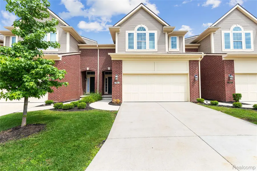 7512 Berry Wood Lane, West Bloomfield, MI 48322 - #2