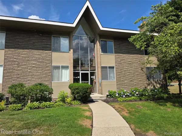 2027 Klingensmith Road #70, BloomfieldHills, MI 48302