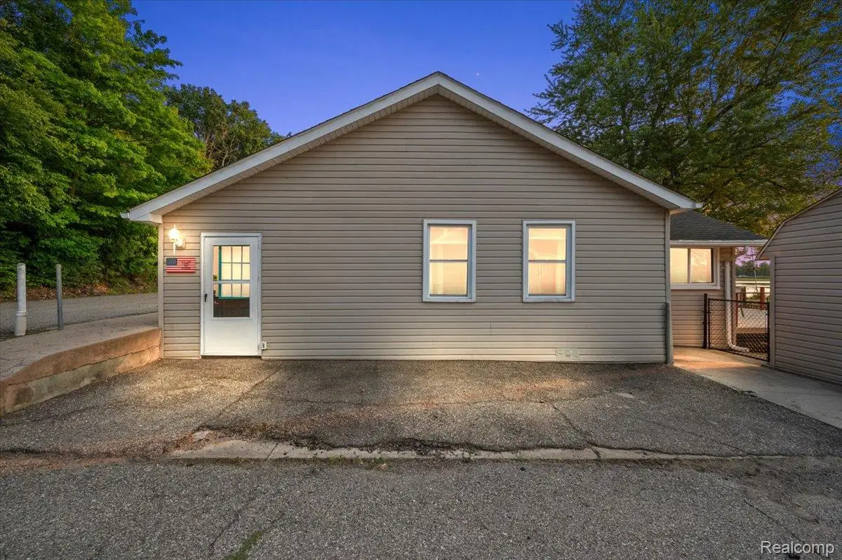 243 Oglethorpe Drive, Lapeer, MI 48446 - #1