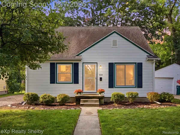 820 S Dexter Drive, Lansing, MI 48910