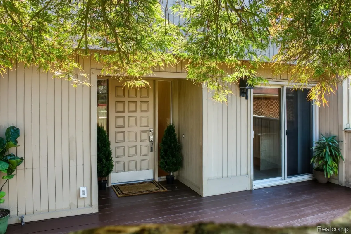 7364 Balsam Court Unit 32, West Bloomfield, MI 48322 - #1