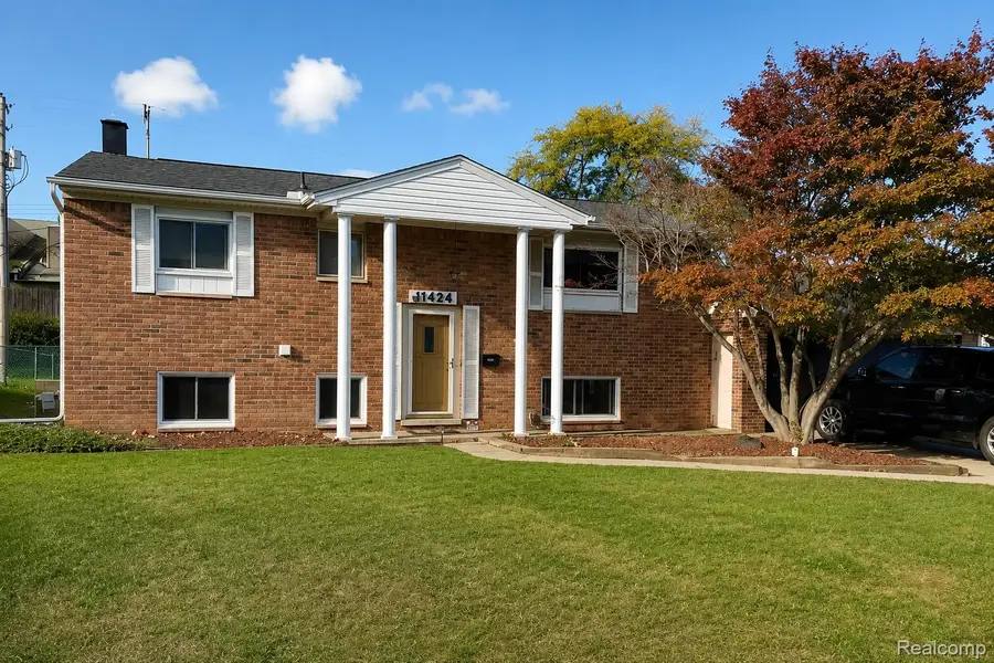 11424 Hazel Avenue, Grand Blanc, MI 48439 - #3