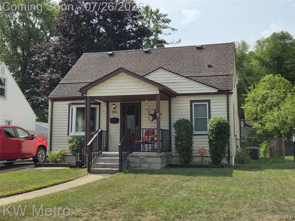 926 Bauman Avenue, RoyalOak, MI 48073