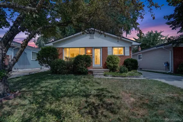 8462 Hugh Street, Westland, MI 48185