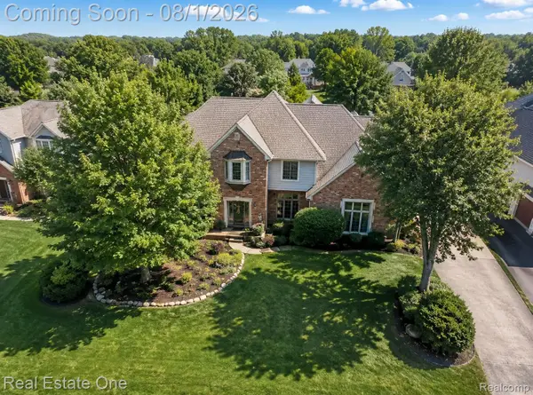 1370 Springwood Lane, RochesterHills, MI 48309