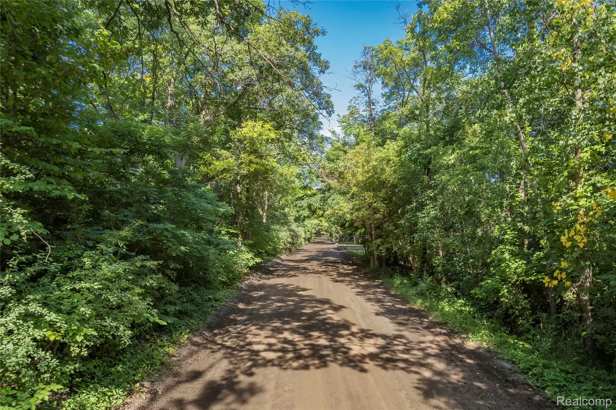 000 Holdridge Rd, Holly, MI 48462 - #1
