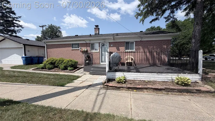 8856 E 14 Mile Road, Warren, MI 48093 - #2