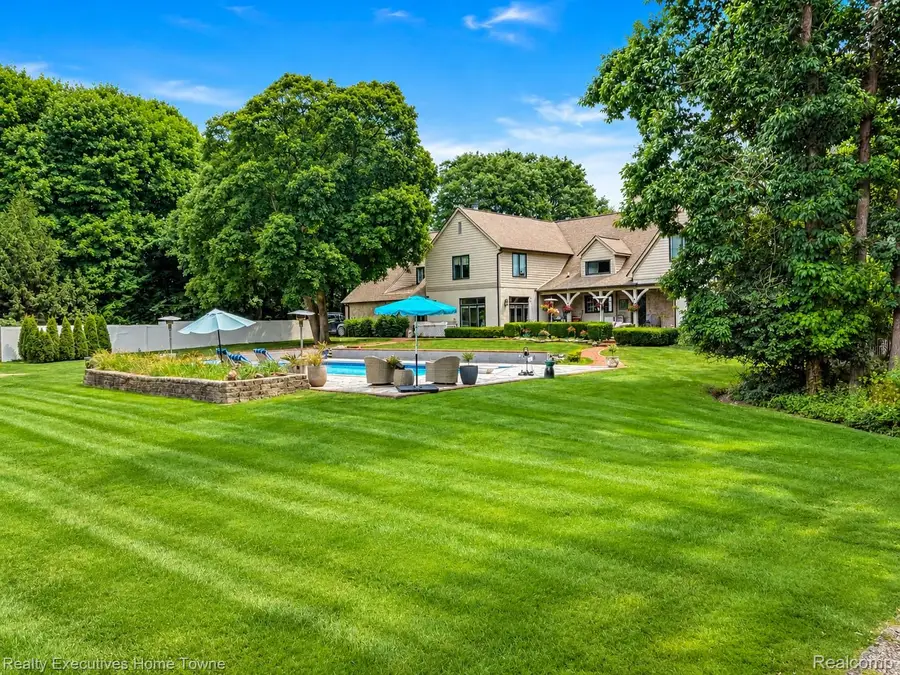 1395 Country Club Road, Bloomfield Hills, MI 48304 - #2