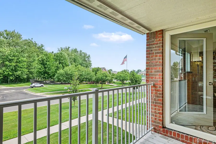 28344 Adler Park Drive S, Chesterfield, MI 48051 - #2