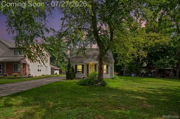 437 Hartland Drive, Troy, MI 48083