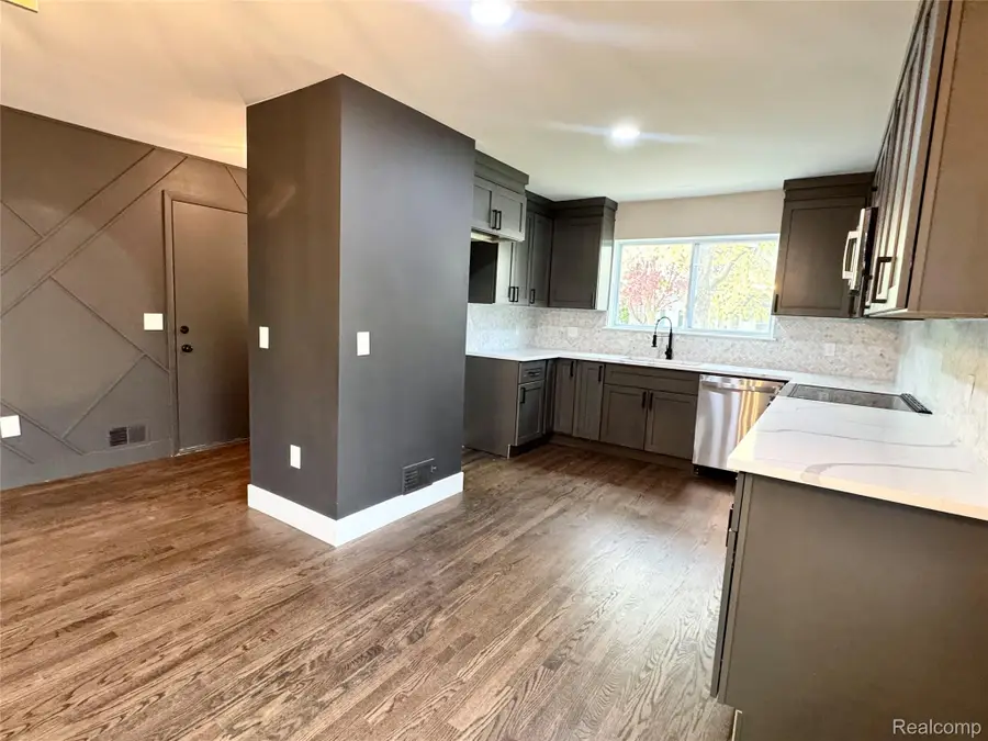 570 Hidden Ridge Drive, Troy, MI 48083 - #2