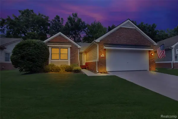 41630 Kenilworth Lane, Novi, MI 48377