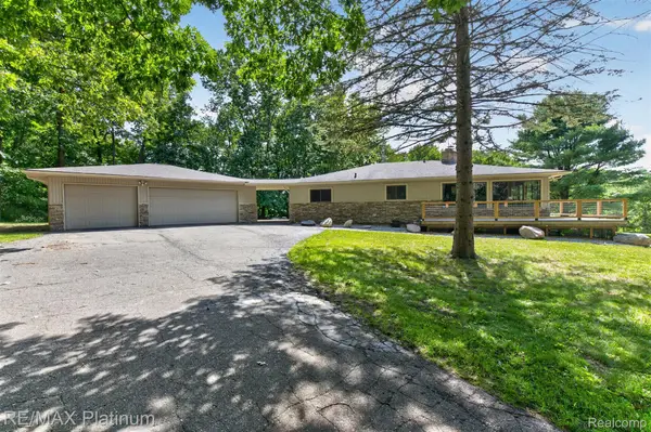 2456 Chilson Road, Howell, MI 48843