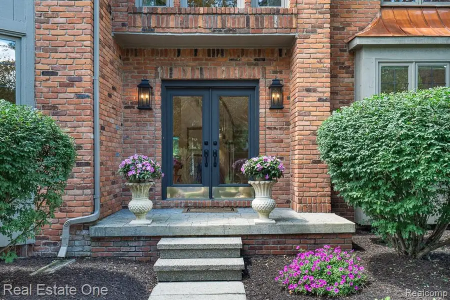 1816 Sudbury Court, Rochester Hills, MI 48306 - #2