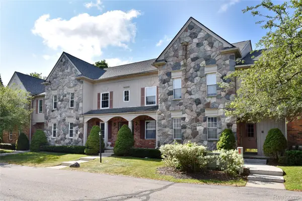 1635 Huntington Park #A, RochesterHills, MI 48309