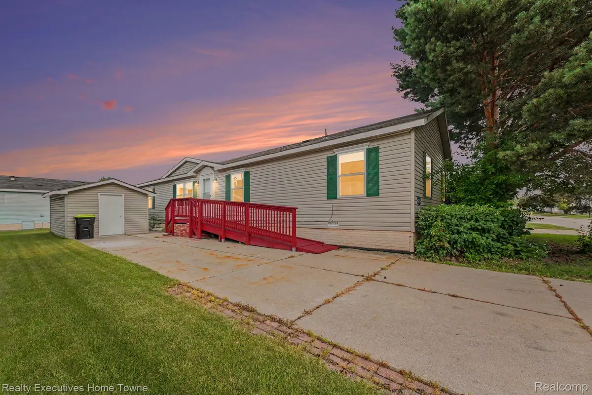 45713 Bonaventure Dr, Macomb, MI 48044 - #1