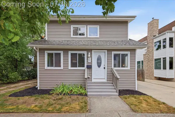 307 N Washington Avenue, RoyalOak, MI 48067