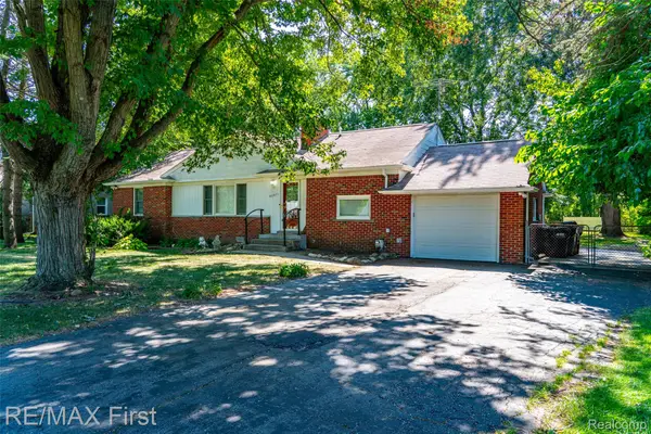 42471 Utica Road, SterlingHeights, MI 48314